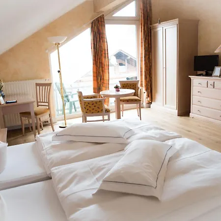 Hotel Tannenhof 3*